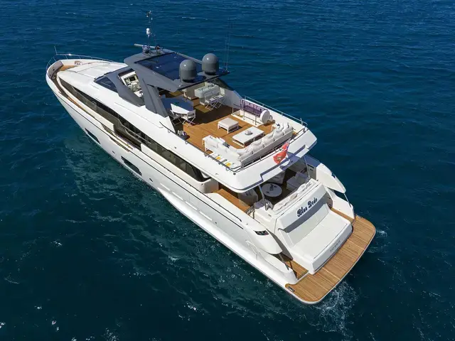 Ferretti Yachts 960