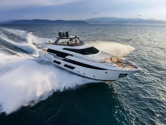 Ferretti Yachts 920