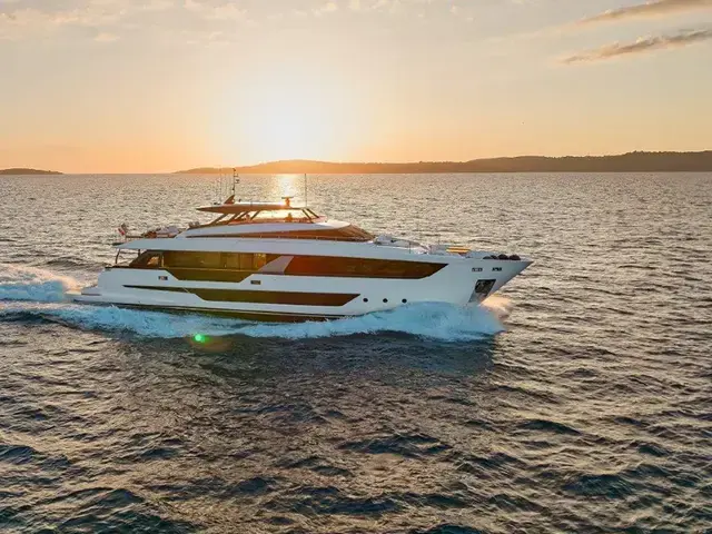 Ferretti Yachts 1000