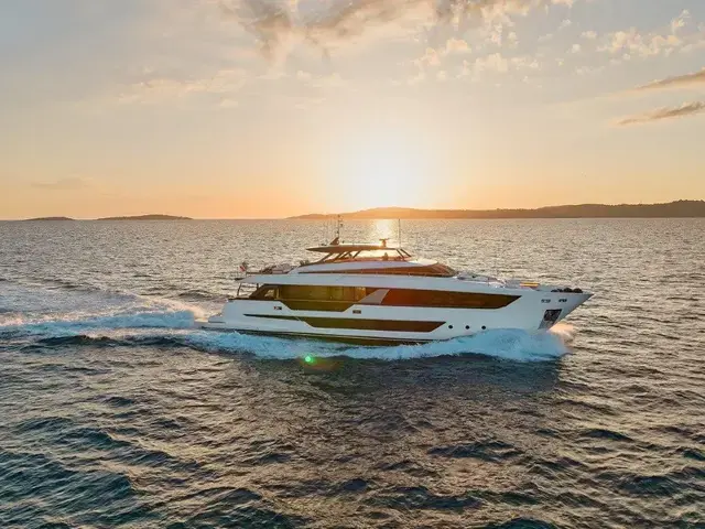 Ferretti Yachts 1000