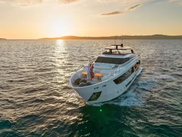 Ferretti Yachts 1000