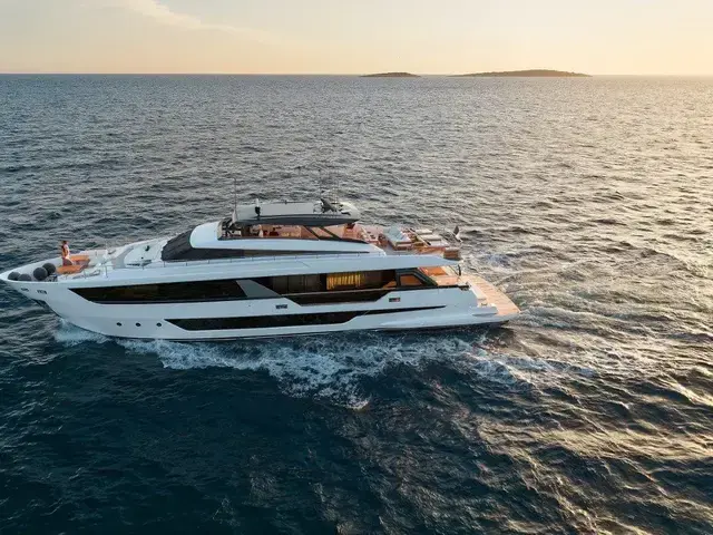 Ferretti Yachts 1000