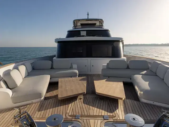 Azimut Magellano 25