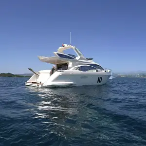 2011 Azimut 58