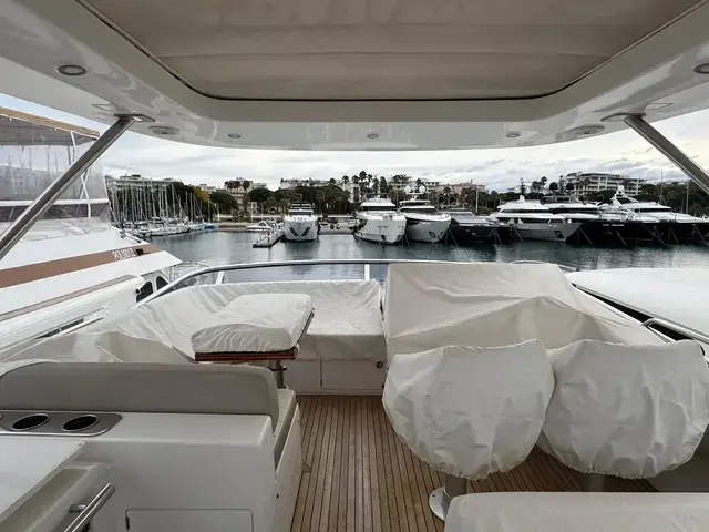 Azimut 66 Fly