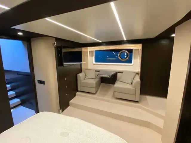 Azimut 66 Fly