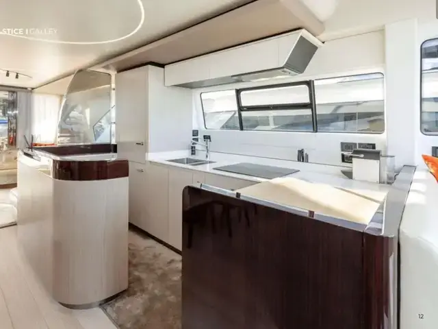 Azimut 72 FLY