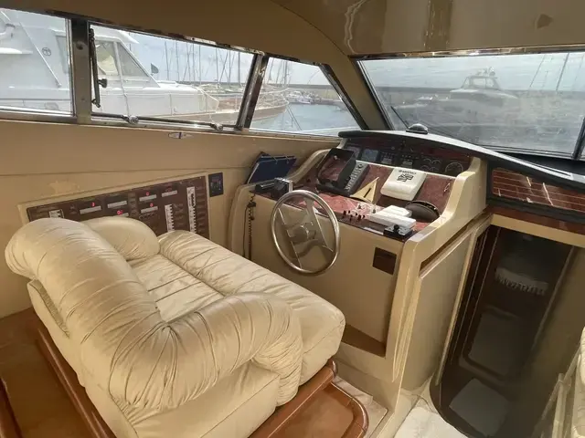 Ferretti Yachts 53