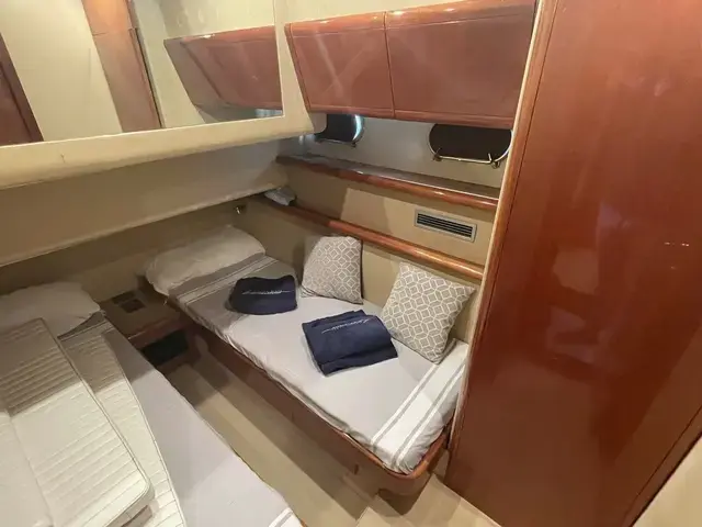 Ferretti Yachts 53