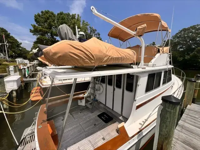 Nauset Flybridge Trawler