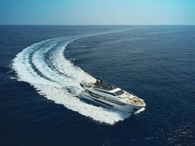 Ferretti Yachts 1000