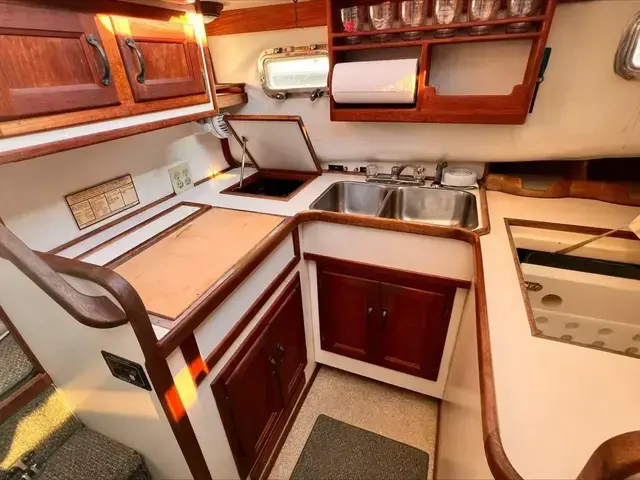 Nauset Flybridge Trawler