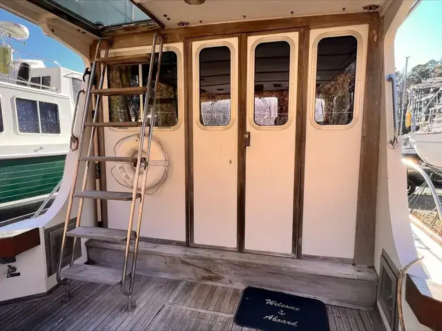 Nauset Flybridge Trawler