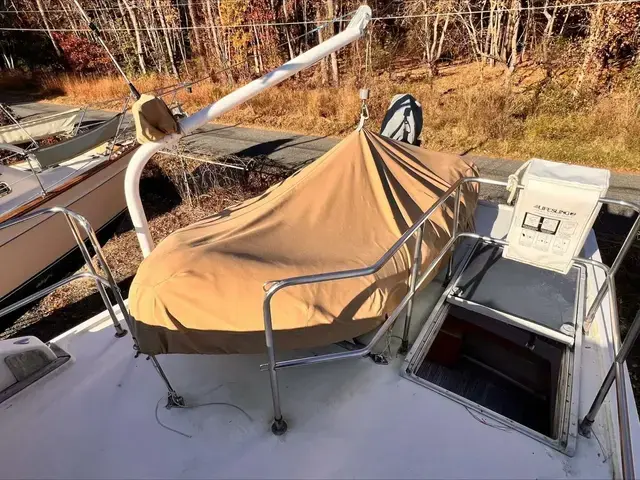 Nauset Flybridge Trawler