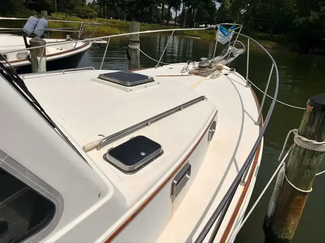 Nauset Flybridge Trawler