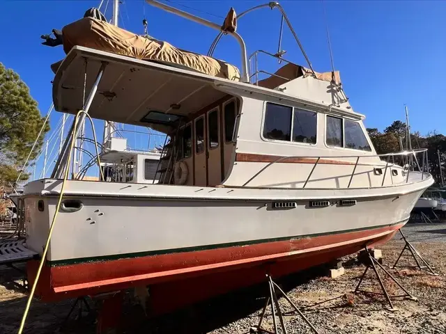 Nauset Flybridge Trawler