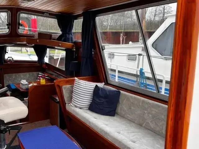 Motor Yacht Elna Kruiser 9.20 AK