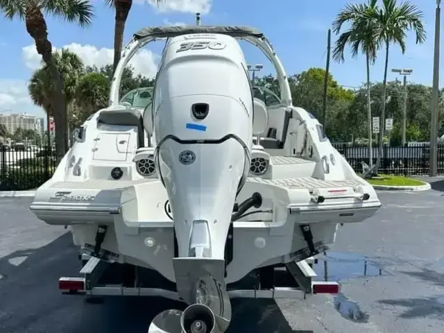 Crownline E290 XS