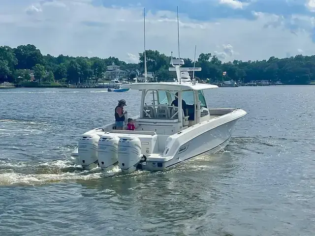 Boston Whaler 380 Outrage