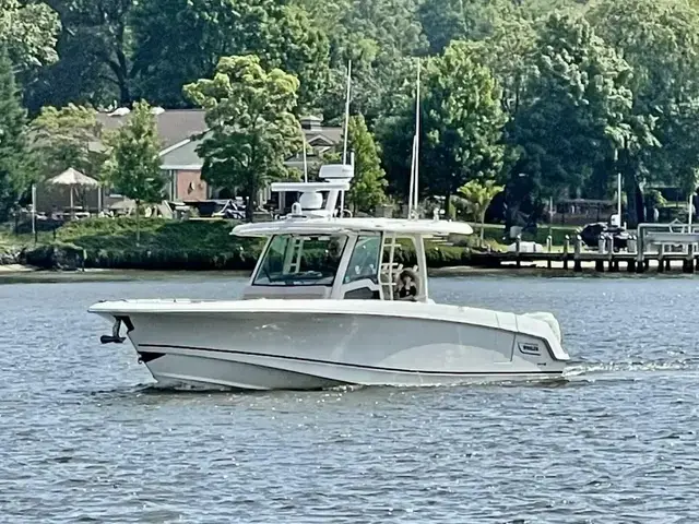 Boston Whaler 380 Outrage