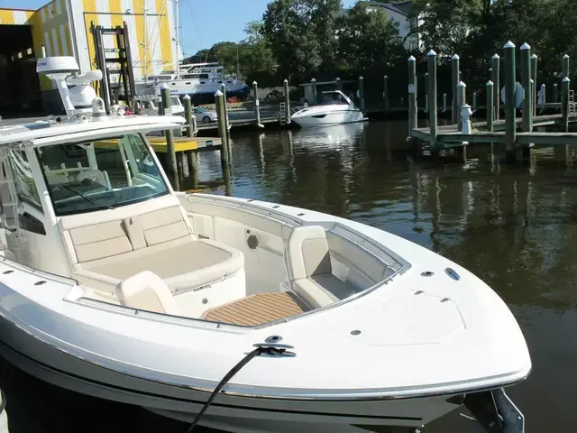 Boston Whaler 380 Outrage