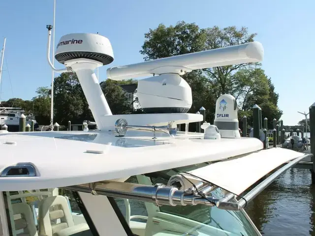 Boston Whaler 380 Outrage