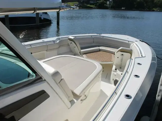 Boston Whaler 380 Outrage