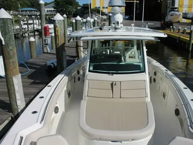 Boston Whaler 380 Outrage