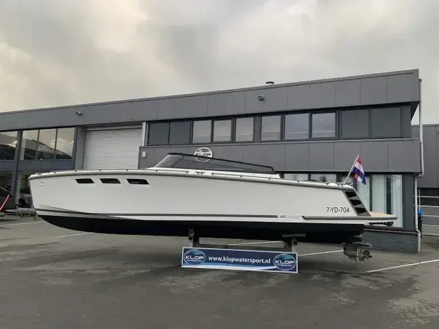 HOC 33 open met Volvo Penta D6 400 pk