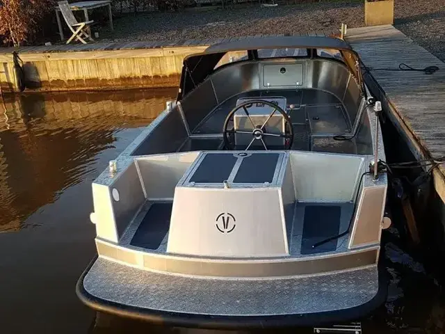 Van Vossen VanVossen Tender 650 (sport)