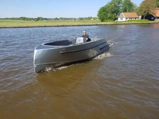 Van Vossen VanVossen Tender 650 (sport)