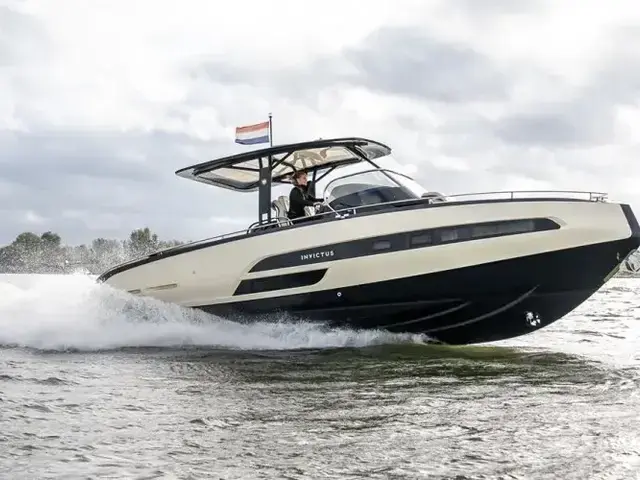 Invictus yachts Invictus 320 GT met 2 x Volvo Penta V8 350 pk jong gebruikt!