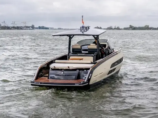 Invictus yachts Invictus 320 GT met 2 x Volvo Penta V8 350 pk jong gebruikt!