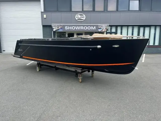 Maxima Boats 730 in zwarte kleurstelling op voorraad!