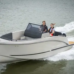 2024 Maxima Boats 700 Sport in RAL kleur 7038 op voorraad!