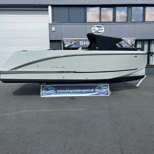 2024 Maxima Boats 640 in agaatgrijze kleurstelling op voorraad!