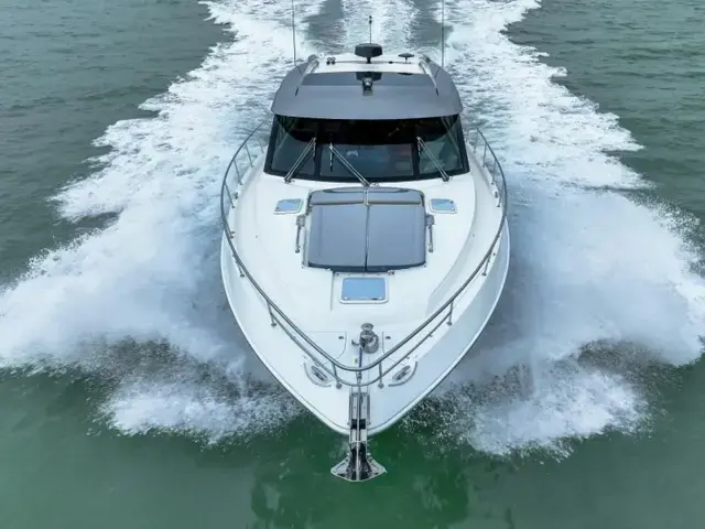 Riviera 5400 Sport Yacht Platinum Edition