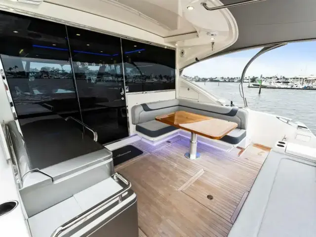 Riviera 5400 Sport Yacht Platinum Edition