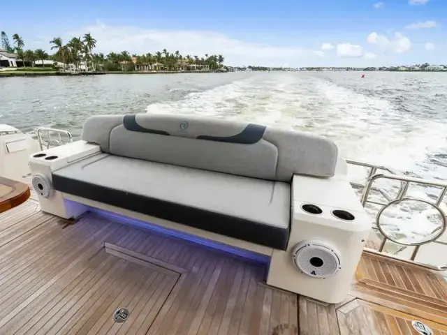 Riviera 5400 Sport Yacht Platinum Edition