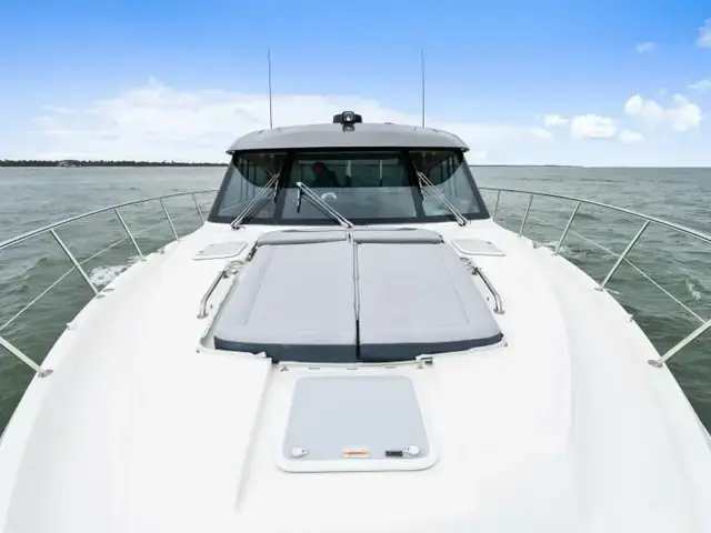 Riviera 5400 Sport Yacht Platinum Edition