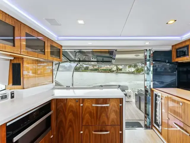 Riviera 5400 Sport Yacht Platinum Edition