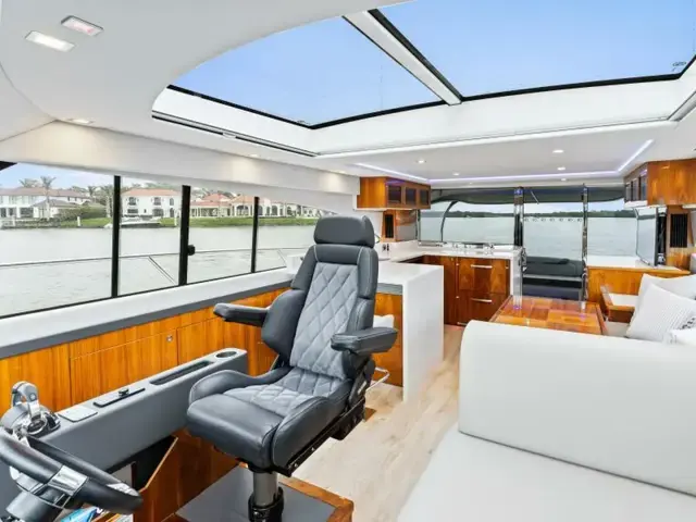 Riviera 5400 Sport Yacht Platinum Edition