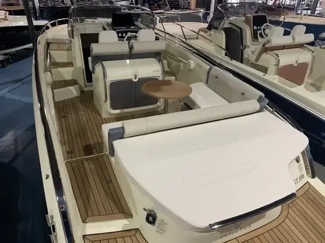 Invictus yachts Invictus 280 GT met Volvo Penta V8 350 pk nieuw op voorraad