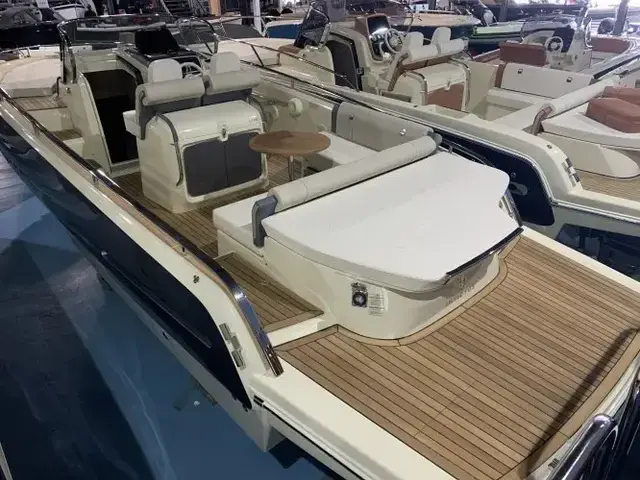 Invictus yachts Invictus 280 GT met Volvo Penta V8 350 pk nieuw op voorraad