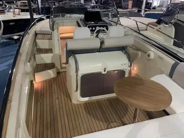 Invictus yachts Invictus 280 GT met Volvo Penta V8 350 pk nieuw op voorraad