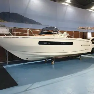 2022 Invictus yachts Invictus 280 CX wit met Volvo Penta V8 350 pk!