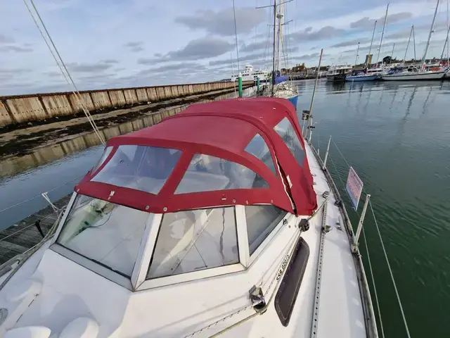 Marcon Yachting 34 Center Cockpit