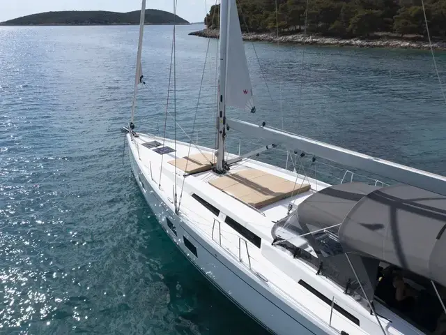 Hanse 548