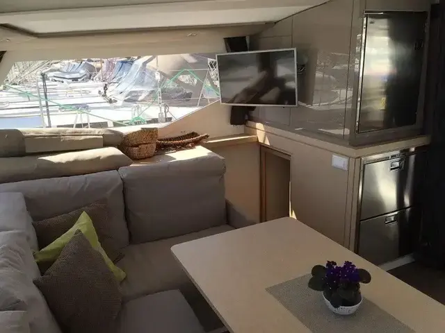 Fountaine Pajot Lucia 40