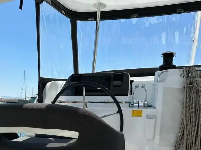 Lagoon 42